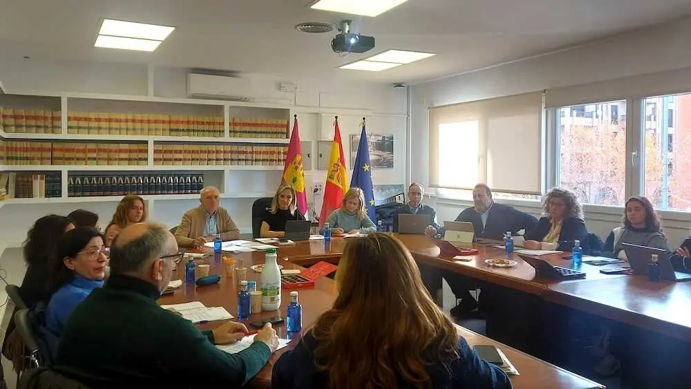 En la imagen un instante de la reuni&oacute;n de la Comisi&oacute;n Provincial de Ordenaci&oacute;n del Territorio y Urbanismo de Cuenca