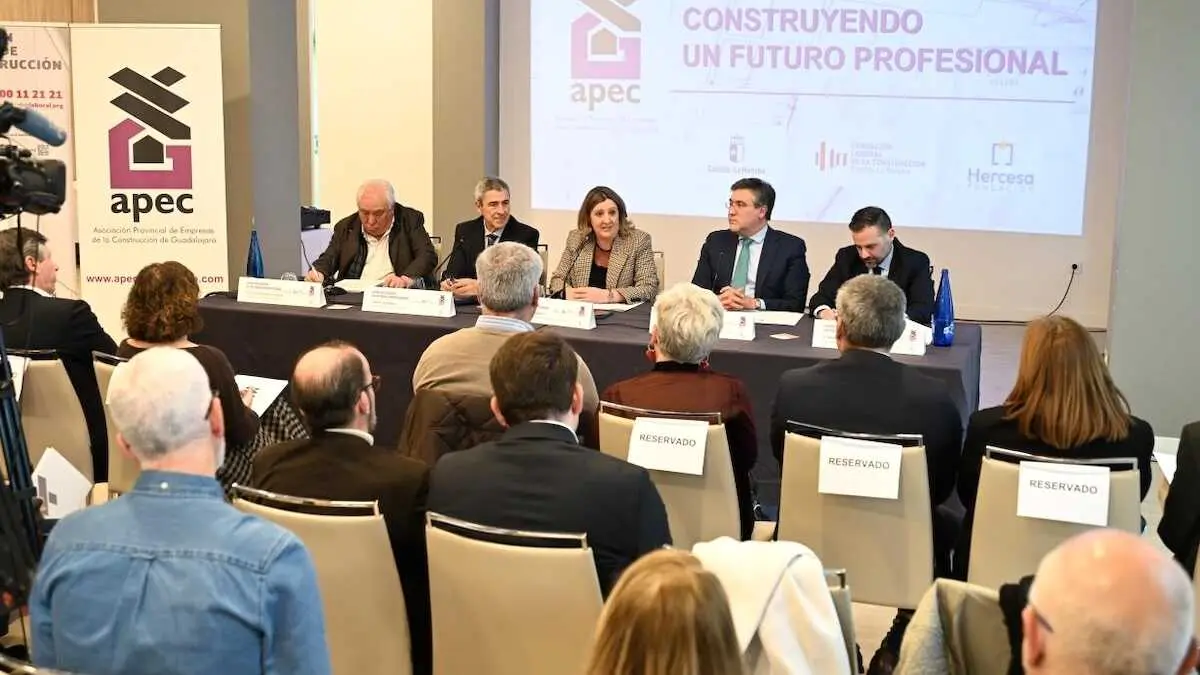 La consejera de Econom&iacute;a, Empresas y Empleo, Patricia Franco, participa en la presentaci&oacute;n del proyecto &lsquo;Construyendo un futuro profesional&rsquo;, impulsado por APEC Guadalajara junto con la Fundaci&oacute;n Hercesa y la Fundaci&oacute;n Laboral de la Construcci&oacute;n
