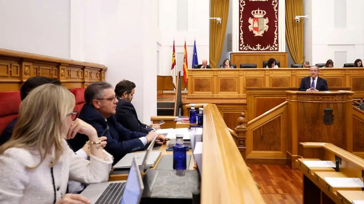 El consejero de Hacienda, Administraciones P&uacute;blicas y Transformaci&oacute;n Digital, Juan Alfonso Ruiz Molina, este jueves durante su intervenci&oacute;n en el Pleno de las Cortes de Castilla-La Mancha