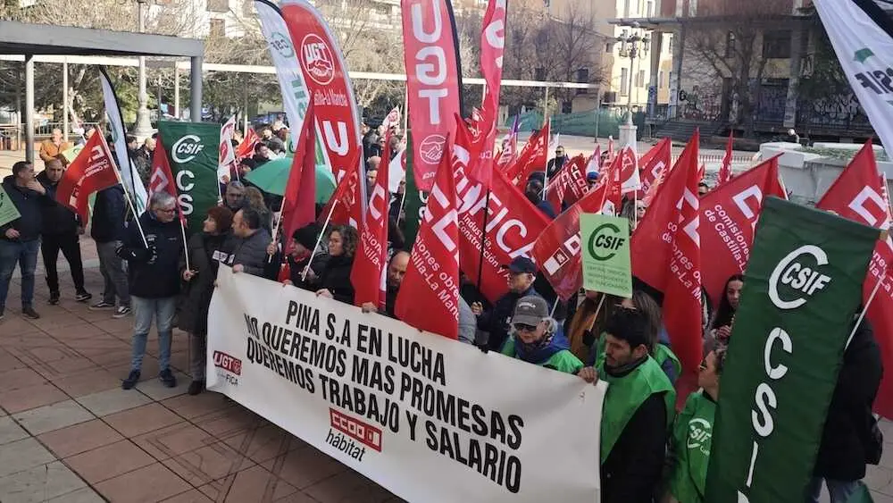 Trabajadores del Grupo Los&aacute;n en Castilla-La Mancha exigen el pago de salarios y una salida &ldquo;digna&rdquo;