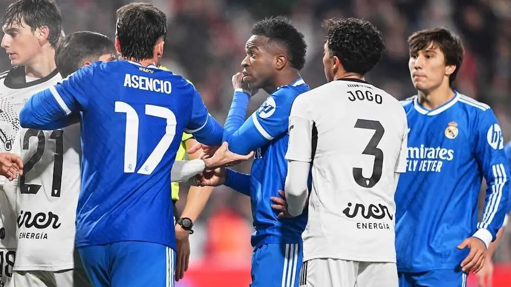 Jugadores del Albacete Balompi&eacute; y el Real Madrid en el Carlos Belmonte durante el partido de Copa del Rey - AFP7/EP/Francisco Macia
