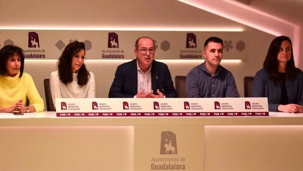 Alberto Rojo ha presentado las enmiendas parciales del PSOE al proyecto de presupuestos municipales de Guadalajara para 2026
