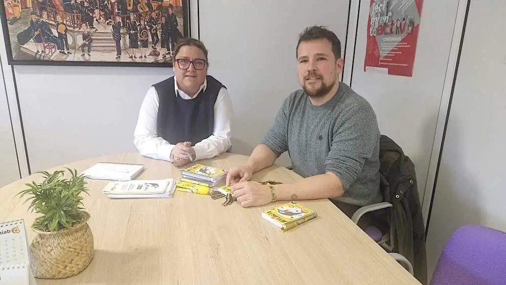 La diputada de Servicios Sociales, Eva Garc&iacute;a, se ha reunido con responsables de la asociaci&oacute;n AdELAnte para conocer las necesidades de las personas con ELA y sus familias en la provincia