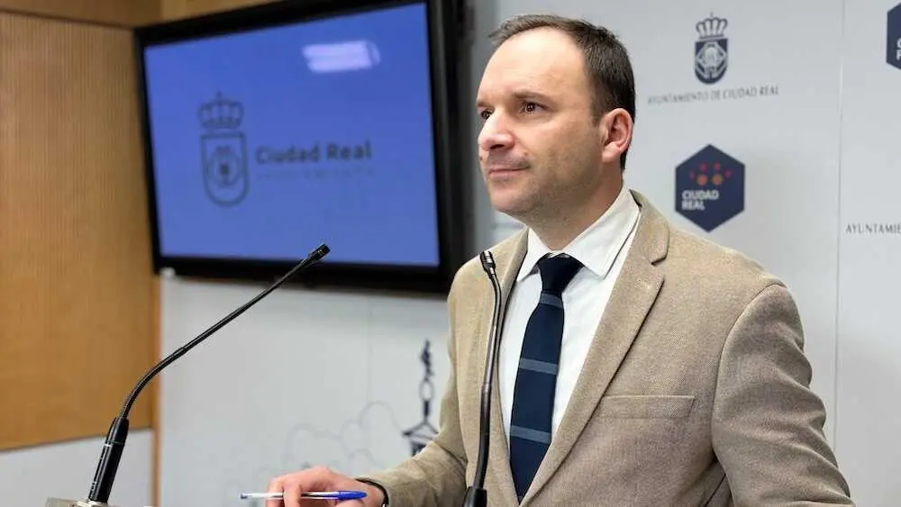 El portavoz del equipo de Gobierno del Ayuntamiento de Ciudad Real, Guillermo Arroyo, ha informado en rueda de prensa de los asuntos de la Junta de Gobierno Local