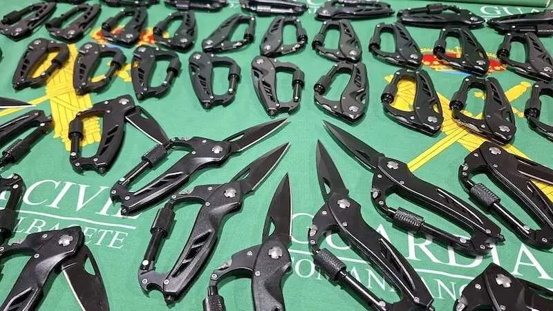 La Guardia Civil de Albacete interviene cincuenta armas blancas prohibidas