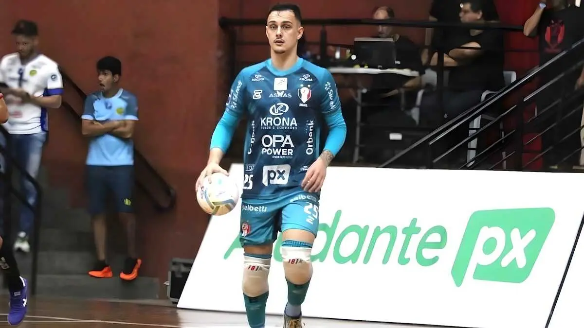 El portero internacional 'Pato', refuerzo del Vi&ntilde;a Albali Valdepe&ntilde;as hasta 2028