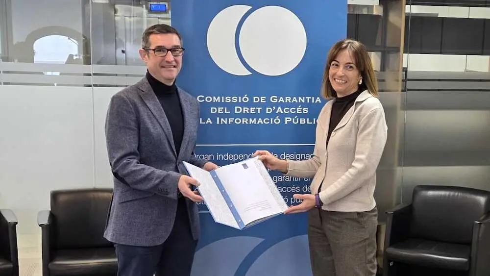 El presidente del Consejo Regional de Transparencia de Castilla-La Mancha (CRT), Fernando Mu&ntilde;oz, se ha reunido en Barcelona con la presidenta de la GAIP, Iolanda Pineda Ball&oacute;