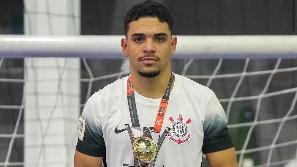 El p&iacute;vot brasile&ntilde;o Yann Barbosa, nuevo jugador del Quesos El Hidalgo Manzanares