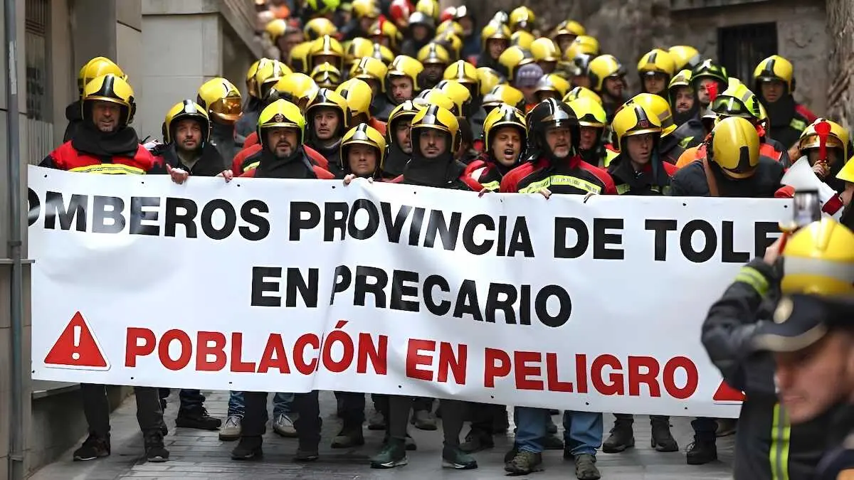 Bomberos del Consorcio provincial de Toledo reclaman m&aacute;s efectivos ante la inseguridad que genera la falta de personal - EFE/Ismael Herrero