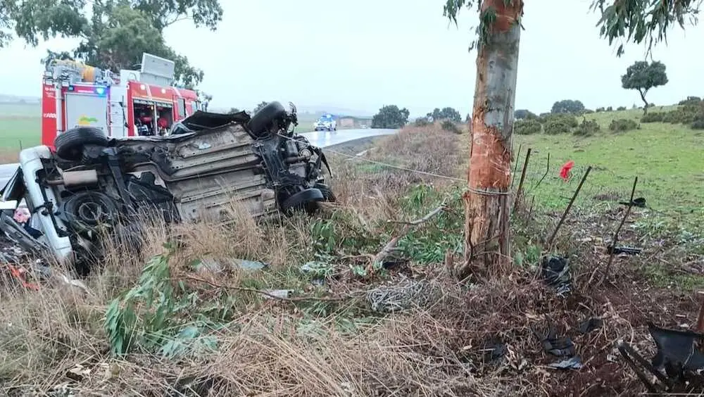 Muere un conductor de 46 a&ntilde;os tras volcar su coche en Villamayor de Calatrava (Ciudad Real)