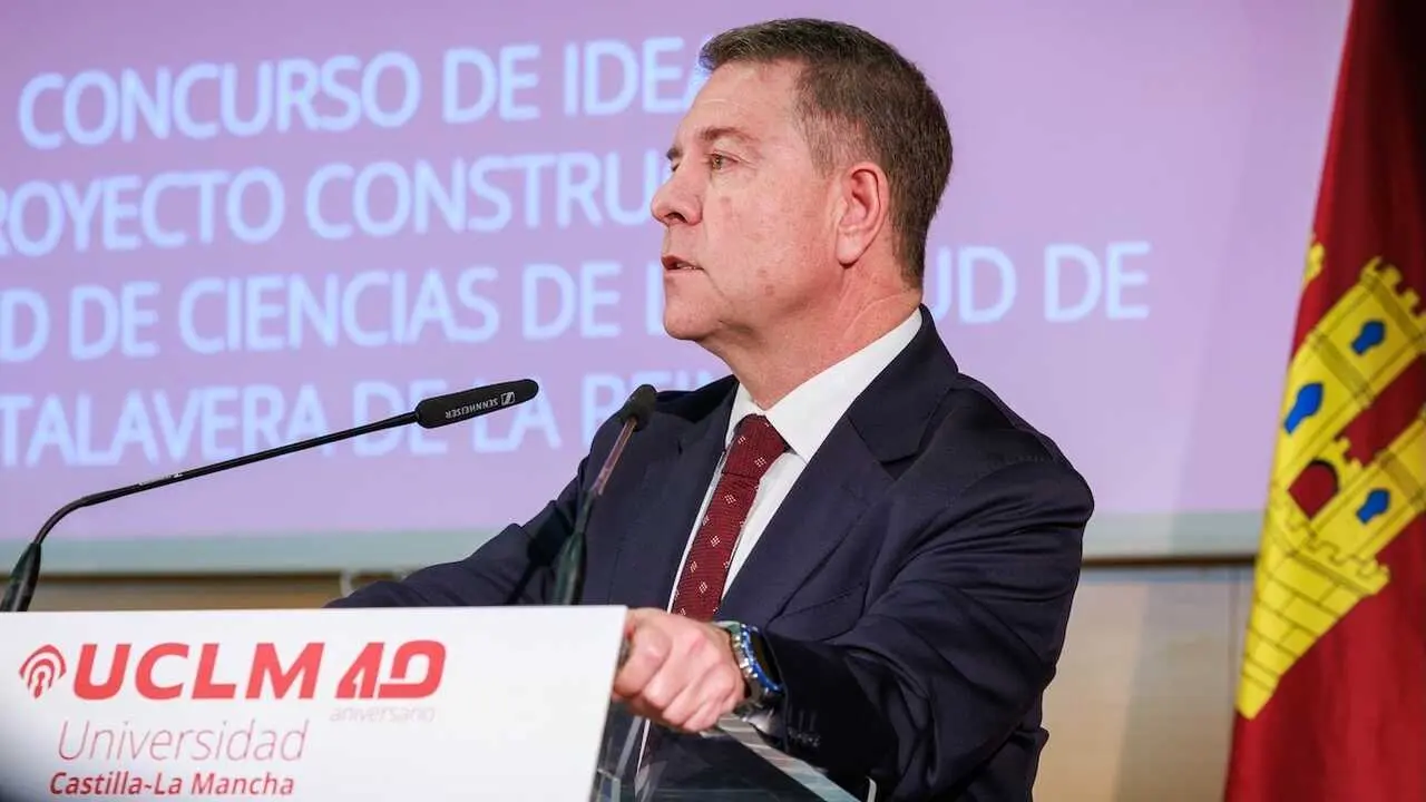 El presidente de Castilla-La Mancha, Emiliano Garc&iacute;a-Page, ha entregado en Talavera de la Reina (Toledo), los premios del concurso para la redacci&oacute;n del proyecto constructivo de la nueva Facultad de Ciencias de la Salud.