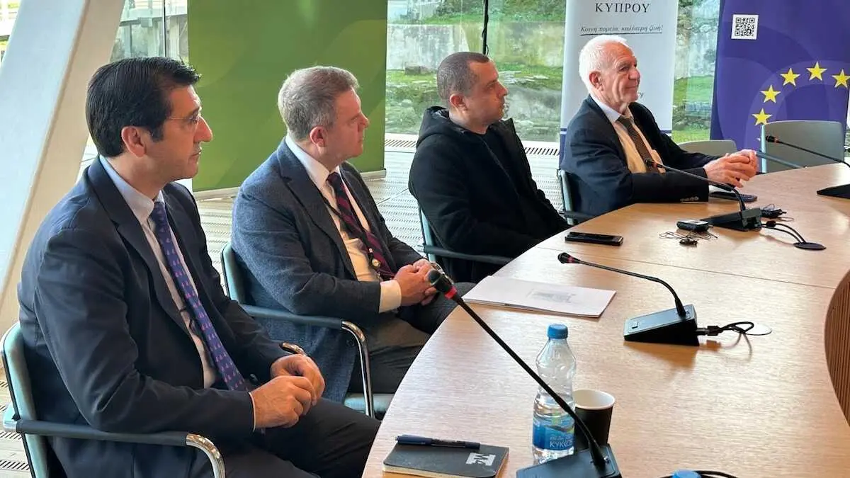 El presidente de Castilla-La Mancha, Emiliano Garc&iacute;a-Page, asiste en Nicosia, a la recepci&oacute;n que brinda el alcalde de la capital chipriota, Charalambos Prountzos, a los integrantes de la 238&ordf; reuni&oacute;n de la Mesa del Comit&eacute; de las Regiones