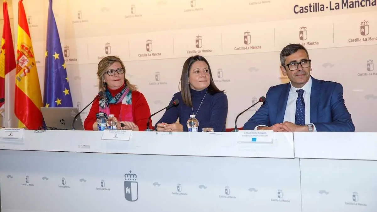 La consejera de Bienestar Social, B&aacute;rbara Garc&iacute;a Torijano, participa en el acto de reconocimiento de Ciudades Amigas de la Infancia de Castilla-La Mancha de Unicef y la FEMP-CLM que se celebra en el sal&oacute;n de actos de la Consejer&iacute;a de Bienestar Social.