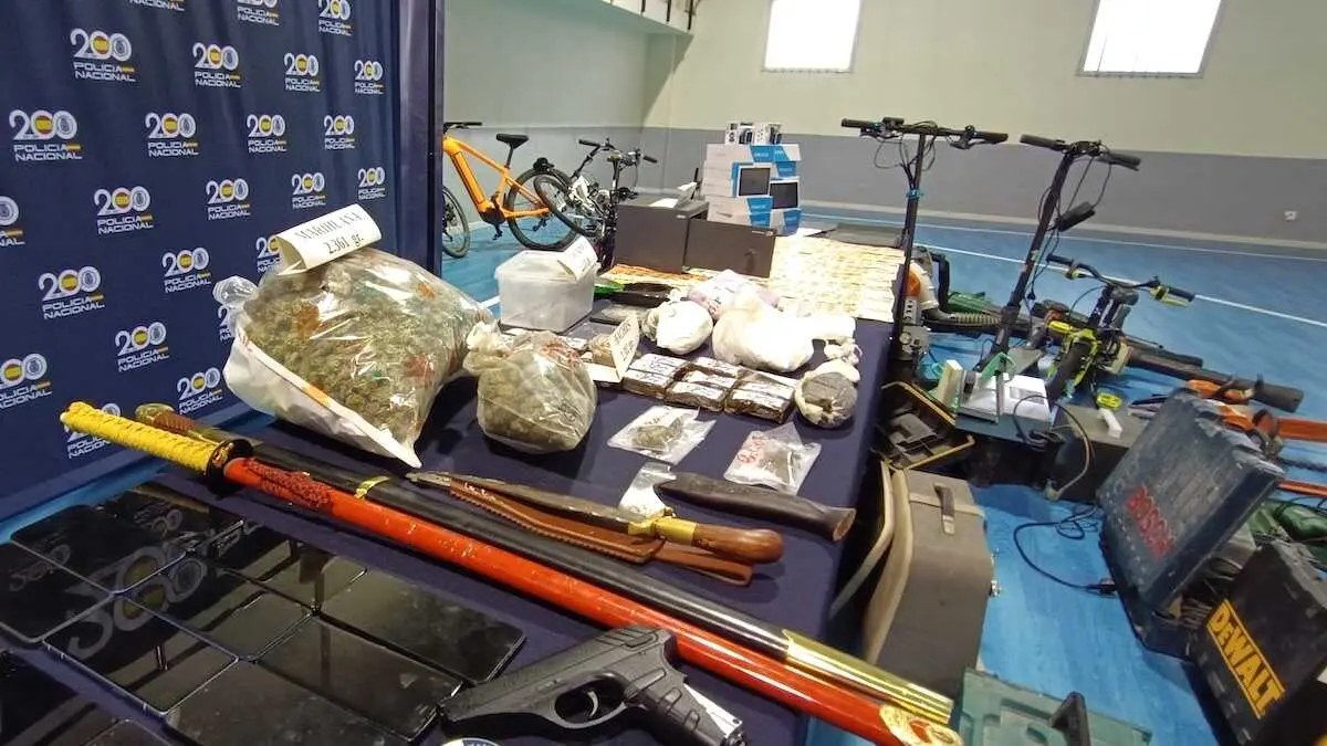 Dos detenidos tras desmantelar punto de venta de droga en Pol&iacute;gono de Toledo y recuperados 100 objetos robados
