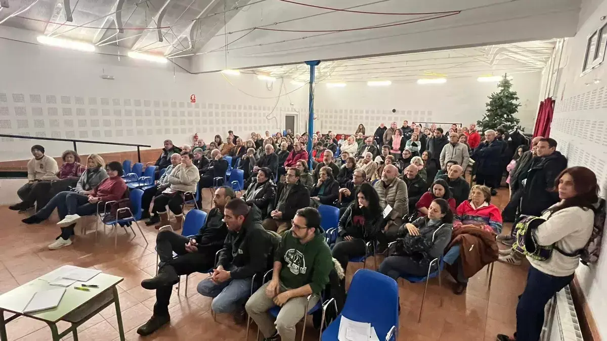 Asamblea vecinal sobre las plantas de biometano con un centenar de asistentes en Campos del Para&iacute;so (Cuenca)