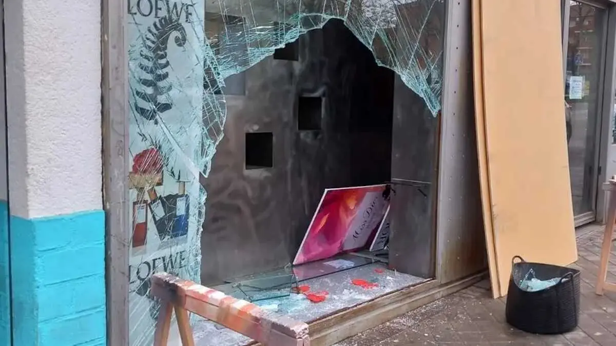 Denuncian un robo por alunizaje en un comercio de Alc&aacute;zar de San Juan (Ciudad Real) con p&eacute;rdidas por valor de 30.000 euros - Fotograf&iacute;a: El Semanal de la Mancha