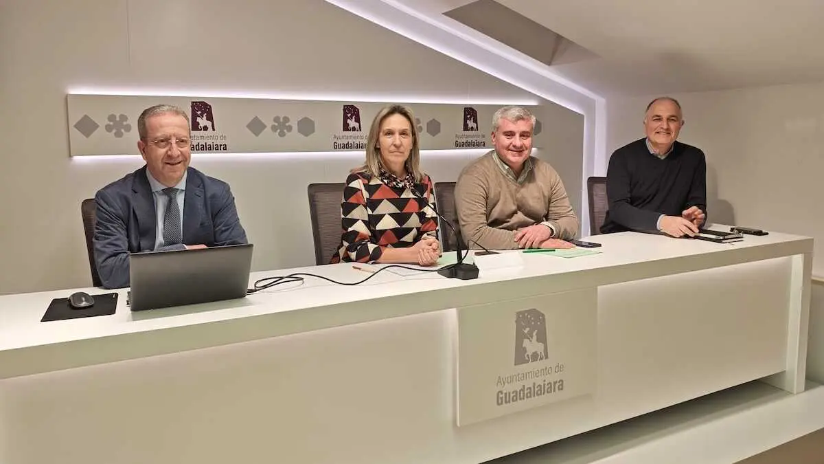 La alcaldesa de Guadalajara, Ana Guarinos, ha presentado las segunda fase de las obras de rehabilitaci&oacute;n del Poblado de Villaflores