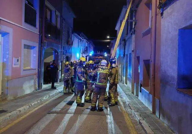 Encuentran a una mujer muerta encerrada en su casa tras un extra&ntilde;o incendio