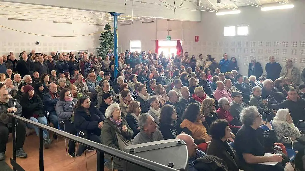 Manifestaci&oacute;n en Campos del Para&iacute;so contra el biog&aacute;s el 28 de marzo