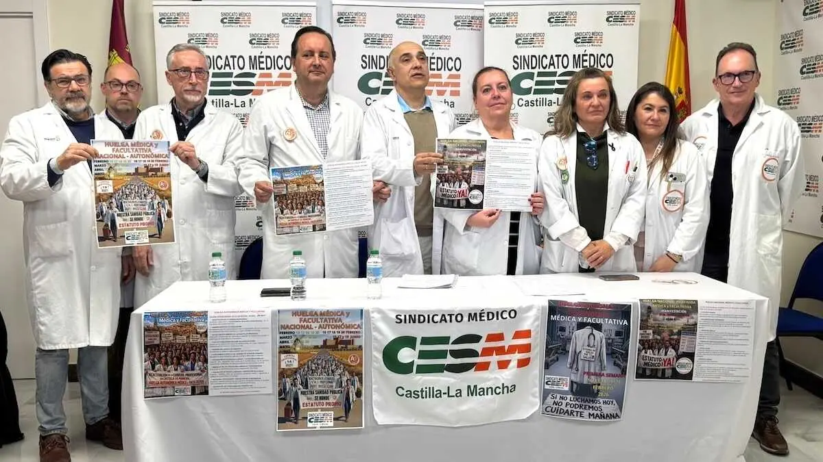 Integrantes del Sindicato M&eacute;dico de Castilla-La Mancha (CESM) este martes en rueda de prensa