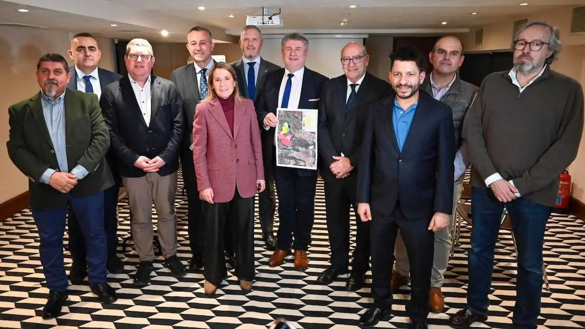 Eurodiputados en Caba&ntilde;eros: analizan el exceso de ciervos y jabal&iacute;es