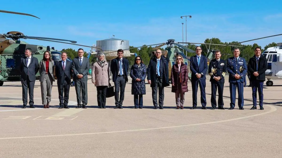 La ministra de Defensa, Margarita Robles, ha visitado este viernes la factor&iacute;a de Airbus en Albacete