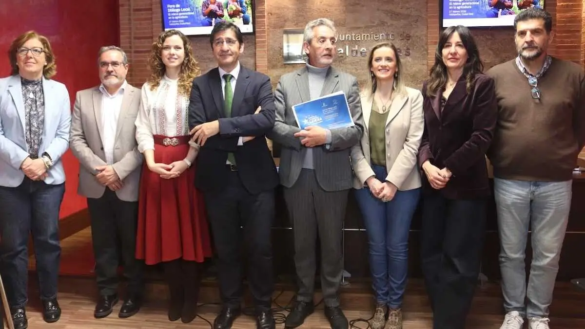 Presentaci&oacute;n del foro sobre relevo generacional en el campo organizado por el Gobierno de Castilla-La Mancha y el Comit&eacute; Europeo de las Regiones en Valdepe&ntilde;as (Ciudad Real)