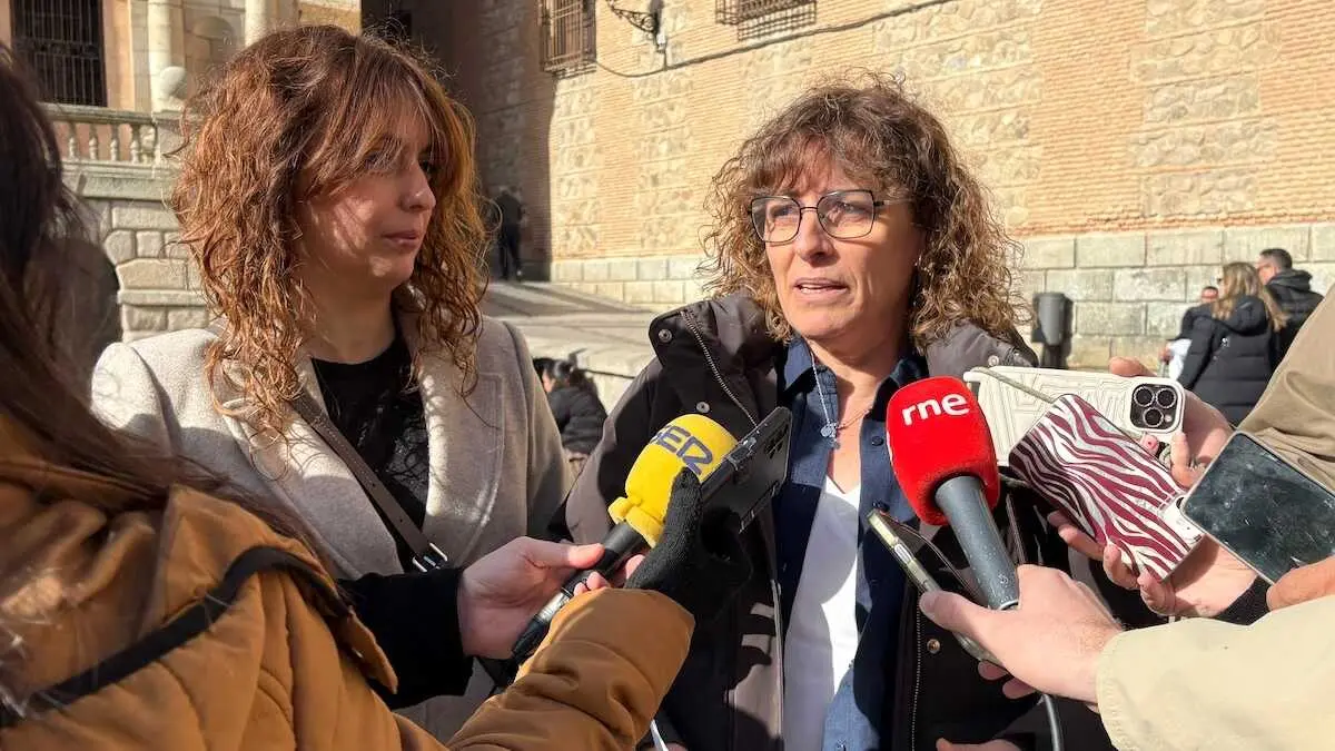 La concejala del PSOE en el Ayuntamiento Ana Abell&aacute;n y la representante de IU en el Consejo Local de la Mujer, Elisa Fern&aacute;ndez.