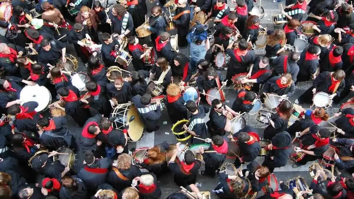 Hell&iacute;n celebra 150 a&ntilde;os de tamborada con una jornada de ocho horas