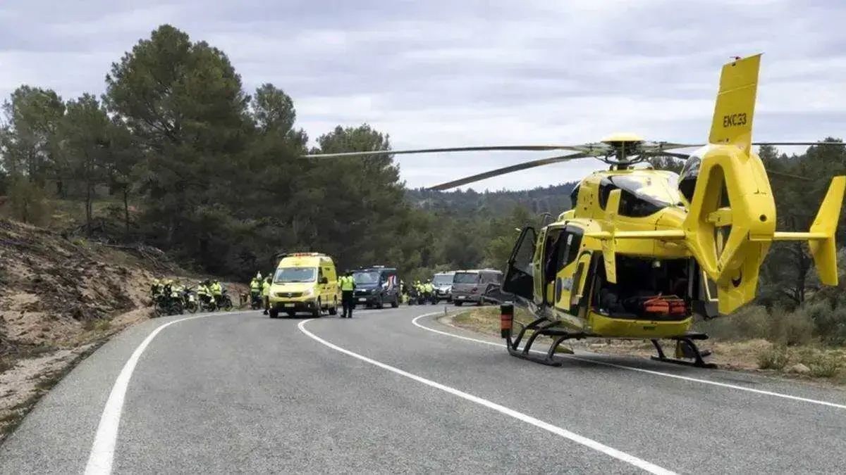 Tres muertos en un choque frontal de tres motos en Elche de la Sierra (Albacete) - EP, accidente de tr&aacute;fico, colisi&oacute;n, salida de v&iacute;a, helic&oacute;ptero,