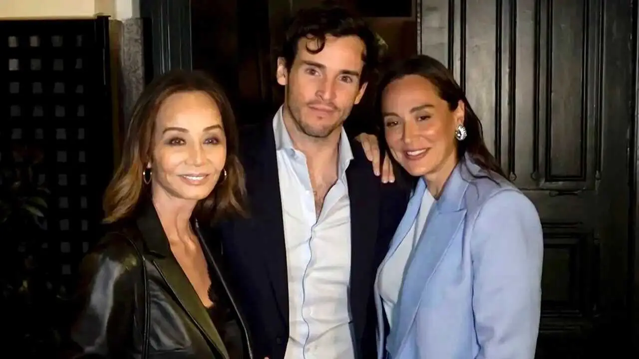 En la imagen de archivo Isabel Preysler, I&ntilde;igo Onieva y Tamara Falc&oacute;