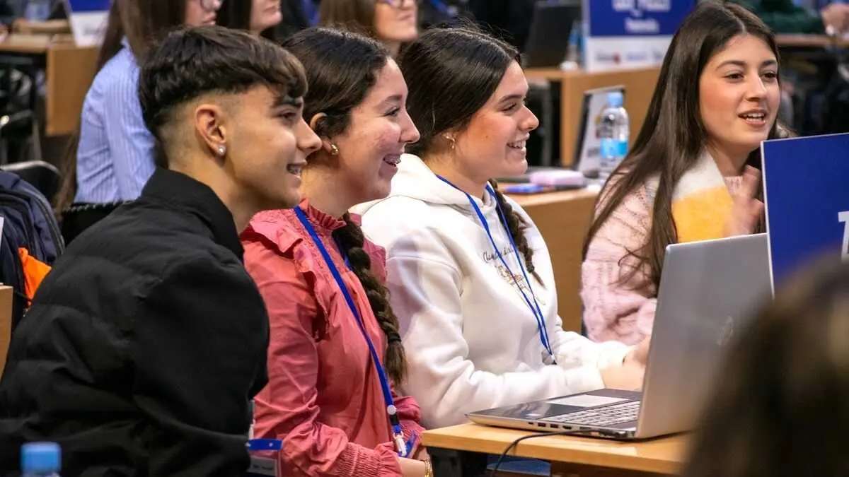 El 32,5% de los j&oacute;venes de Castilla-La Mancha quiere montar su propia empresa