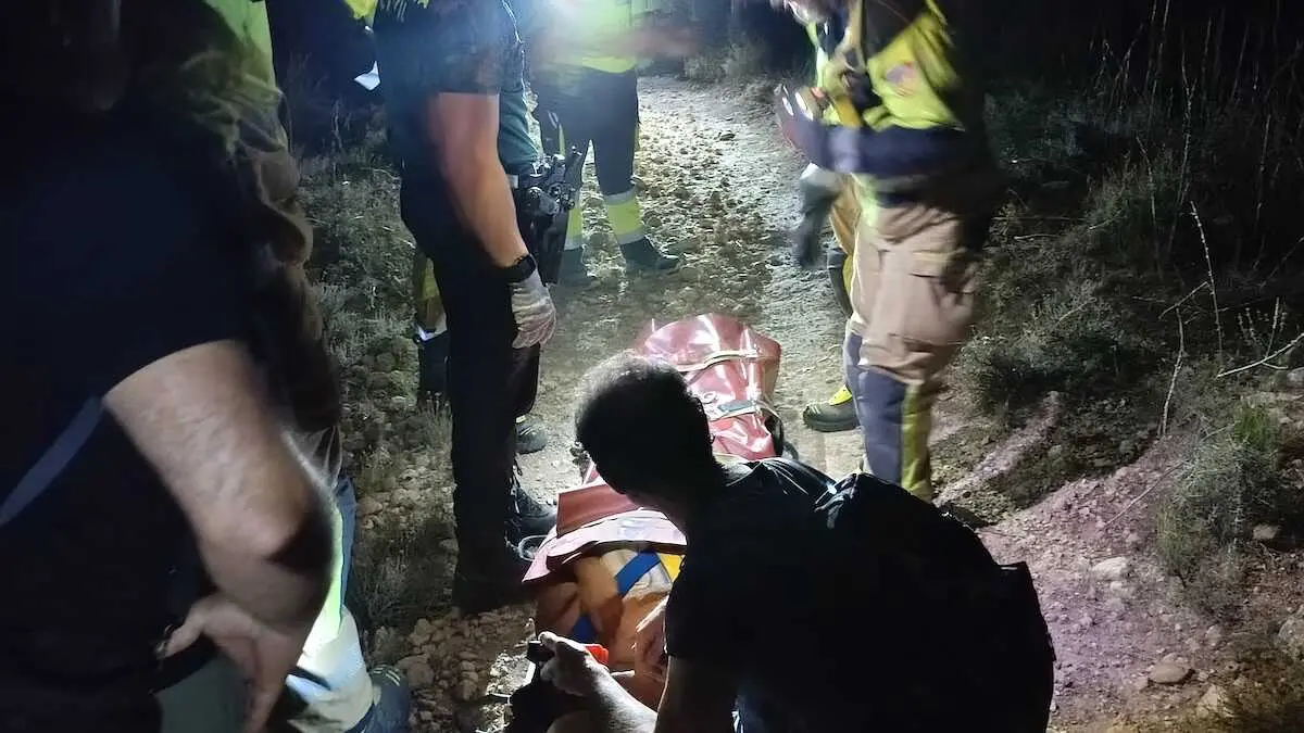 Rescate nocturno en Casas de Ves (Albacete): cae 6 metros mientras hac&iacute;a r&aacute;pel