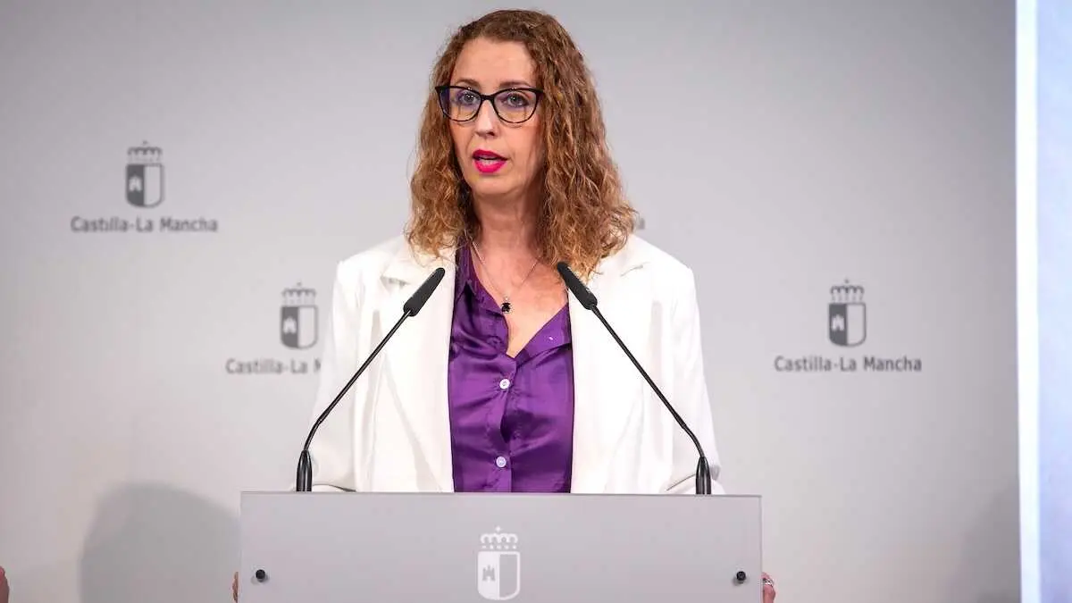 La consejera de Igualdad de Castilla-La Mancha, Sara Sim&oacute;n, informa de los acuerdos del Consejo de Gobierno relacionados con su departamento