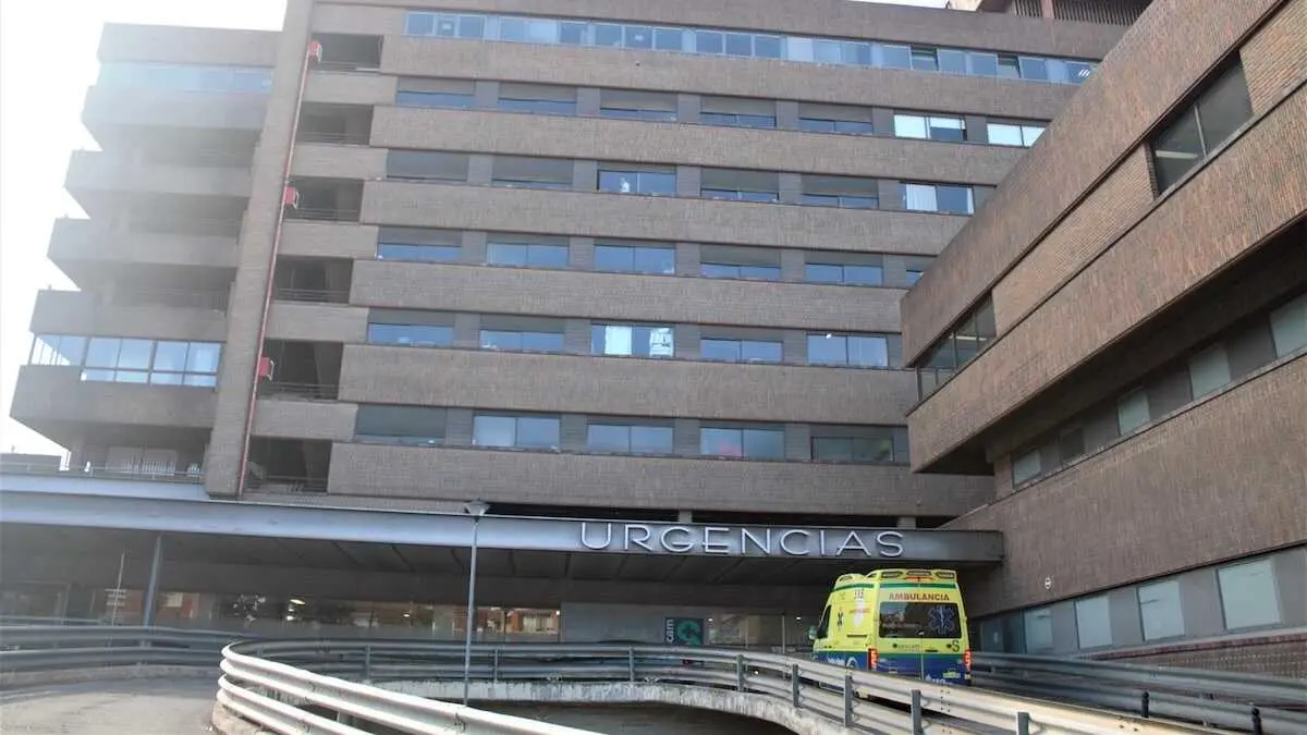 En la imagen de archivo el acceso al servicio de Urgencias del Hospital de Albacete, Hospital General de Albacete