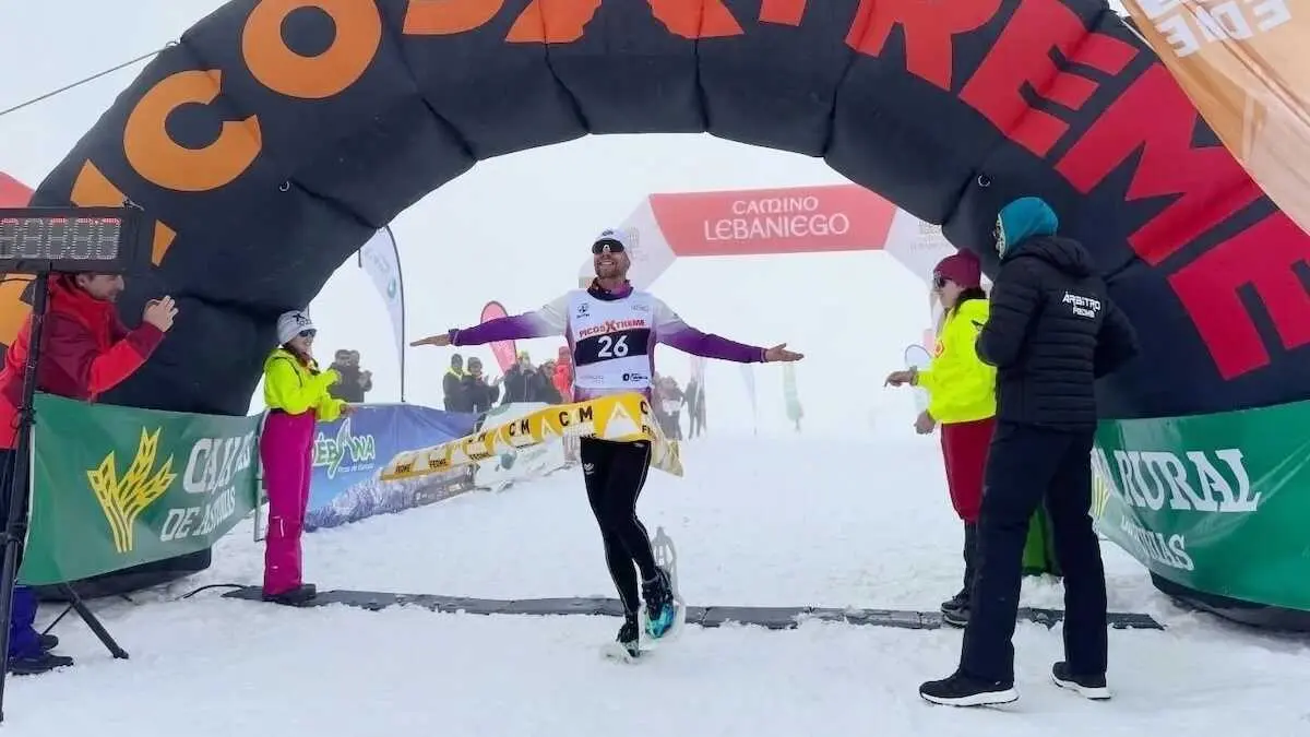 El albacete&ntilde;o Diego D&iacute;az, campe&oacute;n de Espa&ntilde;a de raquetas en Fuente D&eacute; (Cantabria) - Fotograf&iacute;a: El Diario Monta&ntilde;es