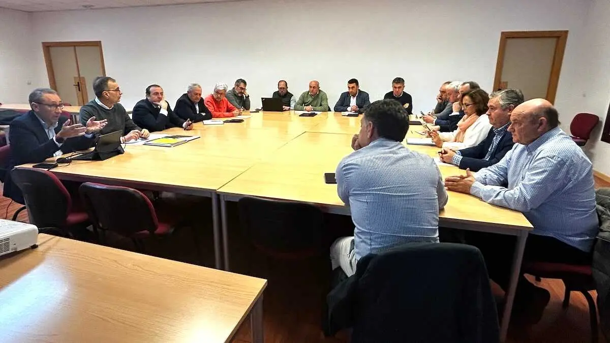 En la imagen un instante de la reuni&oacute;n de la Junta Directiva de la Organizaci&oacute;n Interprofesional Vitivin&iacute;cola de Castilla-La Mancha (OIVCLM)