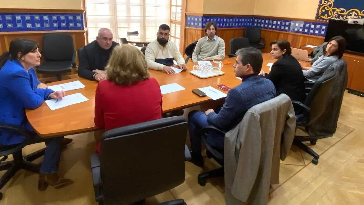 El nuevo Comit&eacute; Ejecutivo de la Asociaci&oacute;n Agraria&ndash;J&oacute;venes Agricultores (ASAJA) de Ciudad Real ha mantenido una reuni&oacute;n de trabajo con responsables del Gobierno regional en la provincia