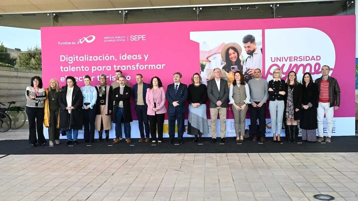 La consejera de Econom&iacute;a, Empresas y Empleo, Patricia Franco, ha inaugurado, en el Museo Paleontol&oacute;gico de Castilla-La Mancha, la jornada &lsquo;Digitalizaci&oacute;n, ideas y talento para transformar el sector tur&iacute;stico&rsquo;.