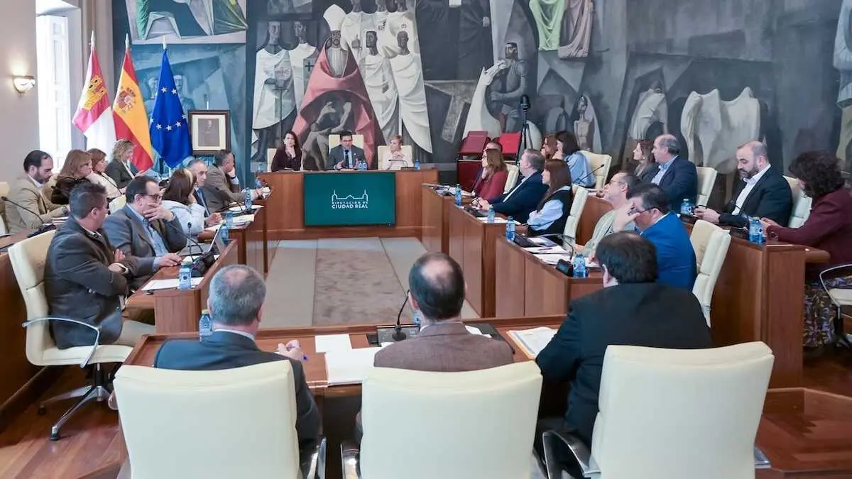 En la imagen un instante del Pleno de la Diputaci&oacute;n de Ciudad Real celebrado este viernes
