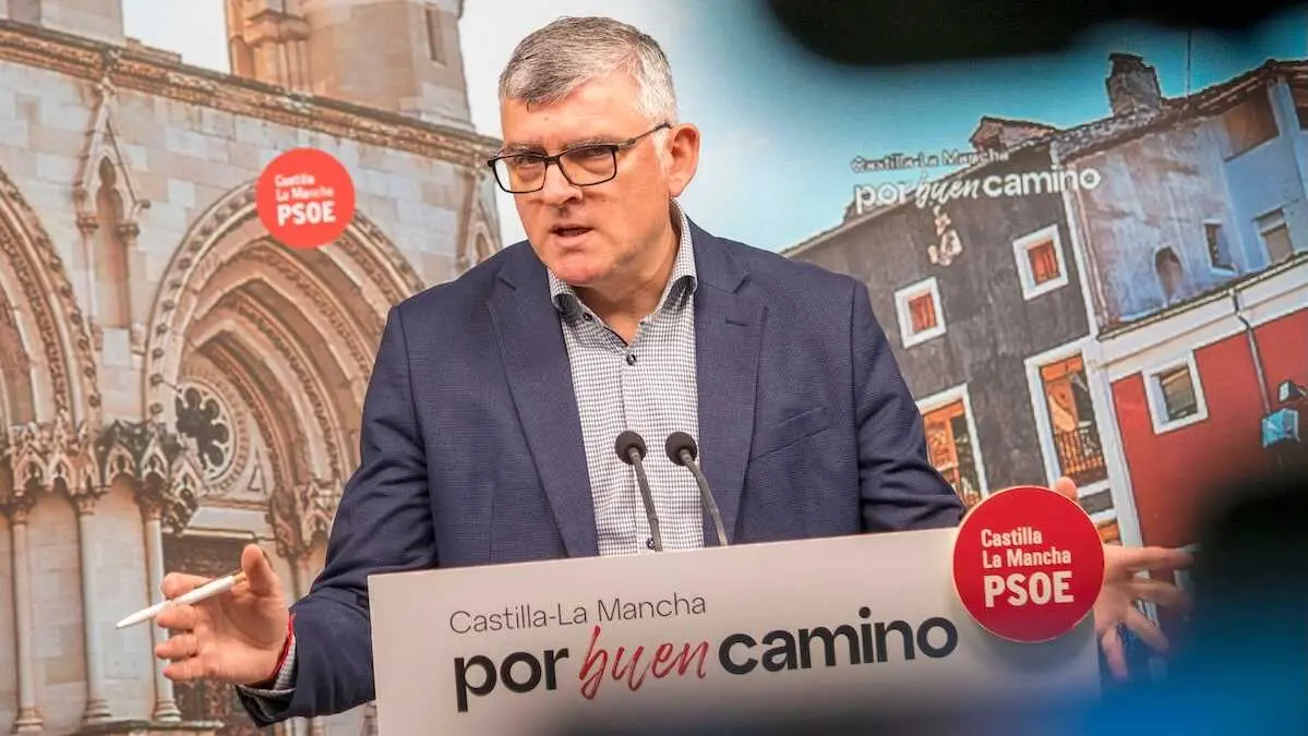 El presidente del PSOE en las Cortes de Castilla-La Mancha, &Aacute;ngel Tom&aacute;s Godoy, durante la rueda de prensa que ha ofrecido