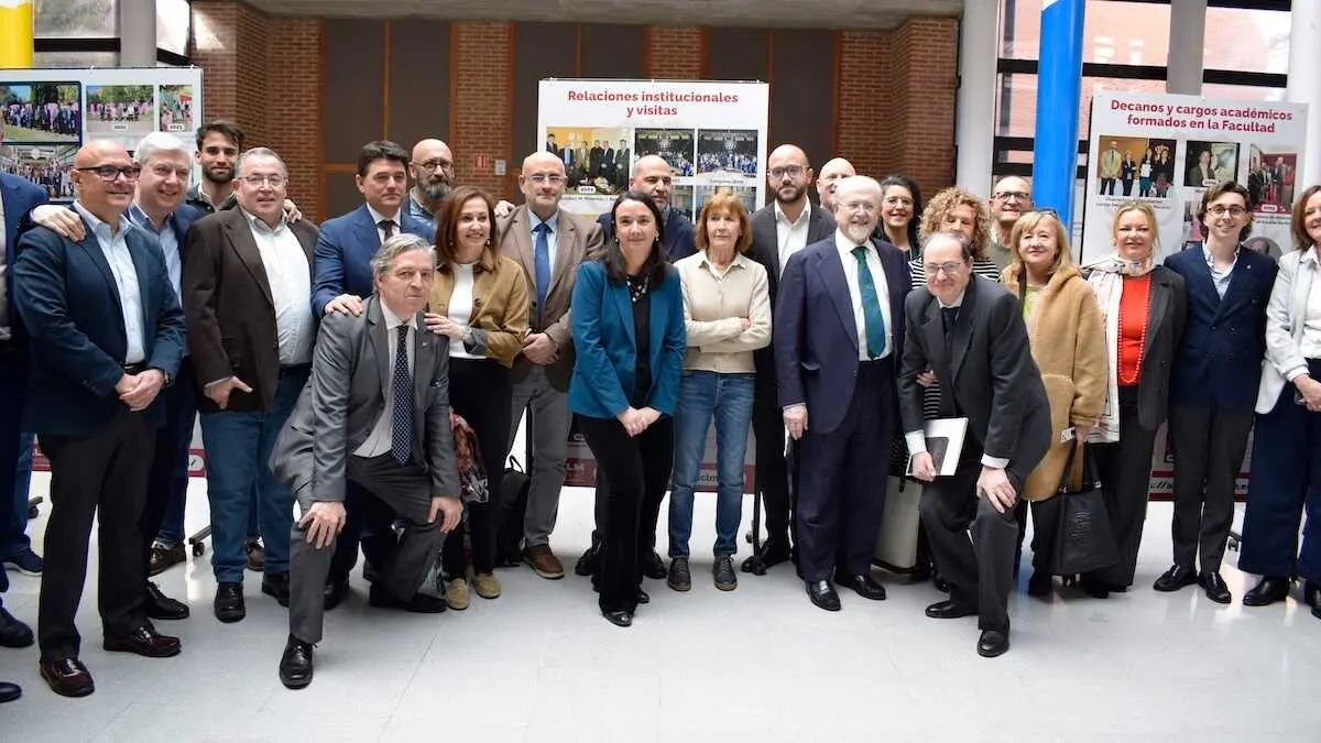 Una exposici&oacute;n conmemora los 40 a&ntilde;os de la Facultad de Derecho de Albacete
