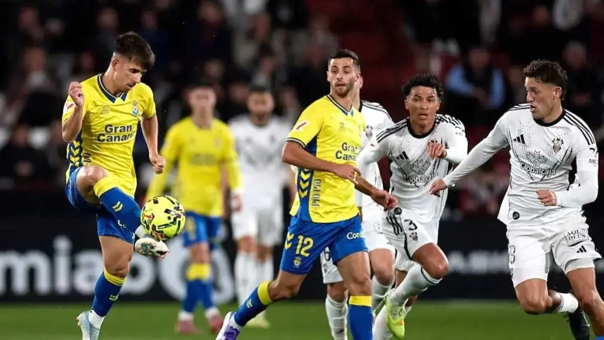 Obeng desata la locura en el Belmonte con un gol en el 100 (2-1)