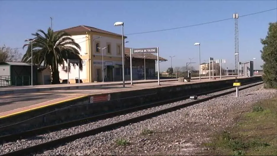 En la imagen de archivo la estaci&oacute;n de tren de Oropesa (Toledo) - Fotograf&iacute;a: CMM