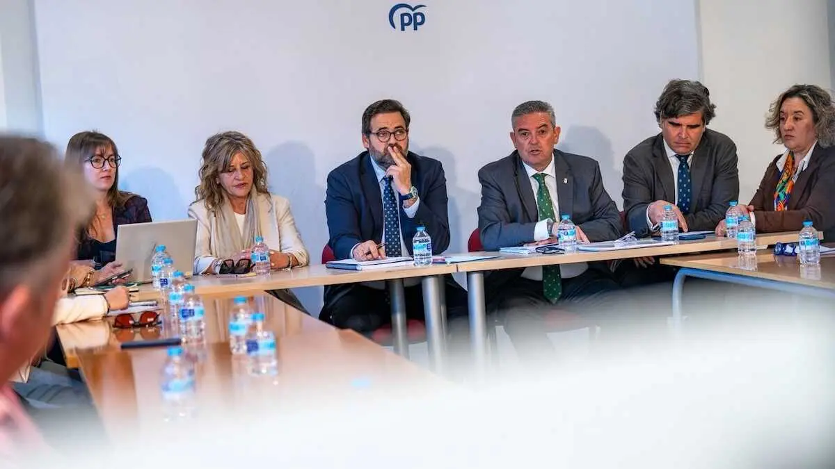 El presidente del PP de Castilla-La Mancha, Paco N&uacute;&ntilde;ez, ha presidido la Mesa Regional del Agua del partido reunida este martes en Cuenca