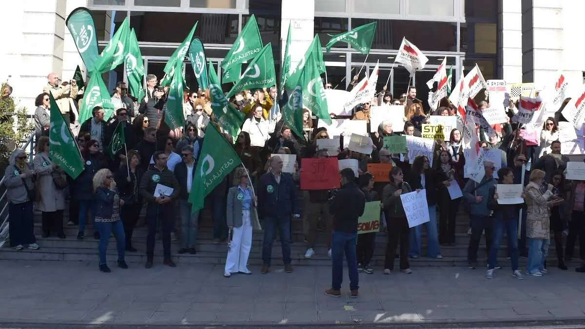 CSIF y STAS exigen a la Junta ofertar todas las vacantes de la OPE