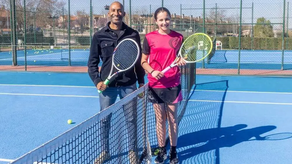 Las pistas de tenis de Guadalajara se pasan al azul profesional