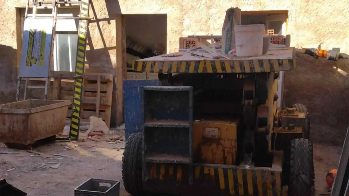 Muere un trabajador atrapado entre una pared y una plataforma elevadora