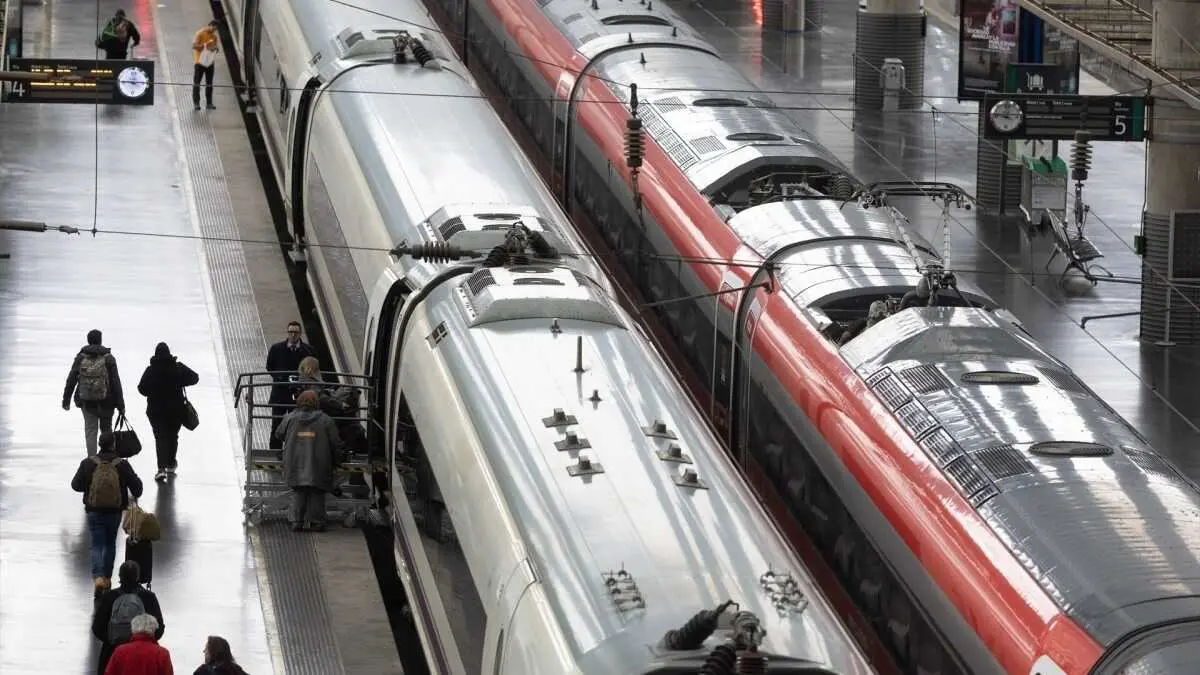 estaci&oacute;n, trenes, pasajeros, viajeros, AVE, transporte, Remfe, Adif,