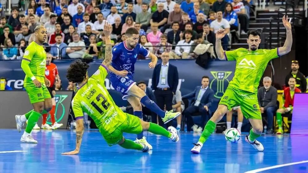 Bar&ccedil;a y Palma dejan a Manzanares y Valdepe&ntilde;as sin semifinales